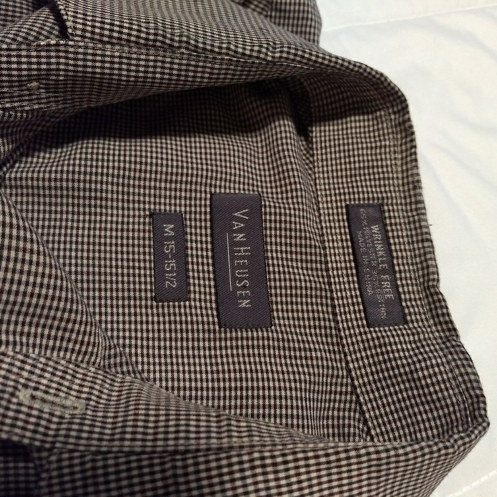 Van Huesen 15/15.5 Wrinkle Free EUC